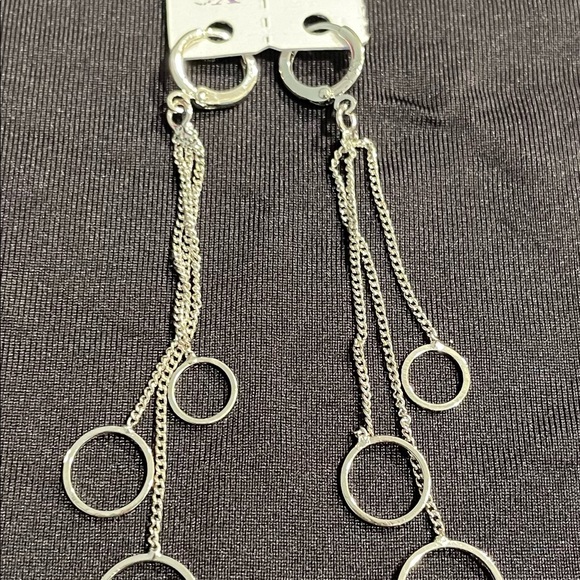 Drop Earings - Picture 4 of 6